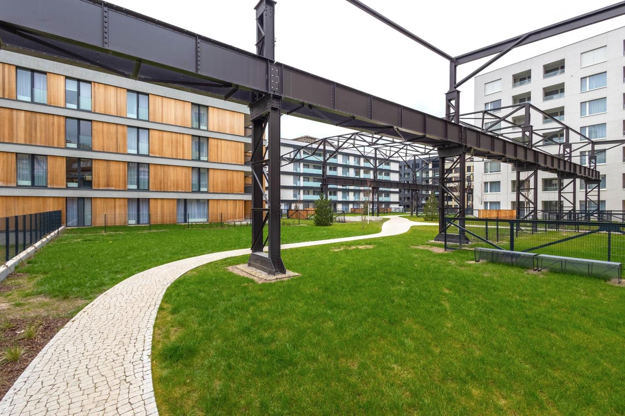 Yellow Apartment - Balcony, Free Parking, By Gravity Prague — Fotky 2